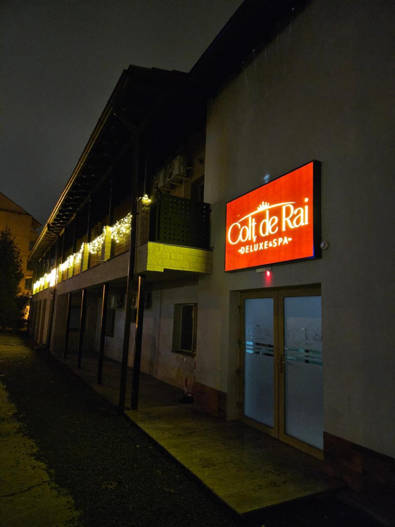 Hotel Colt De Rai Resita Exterior foto